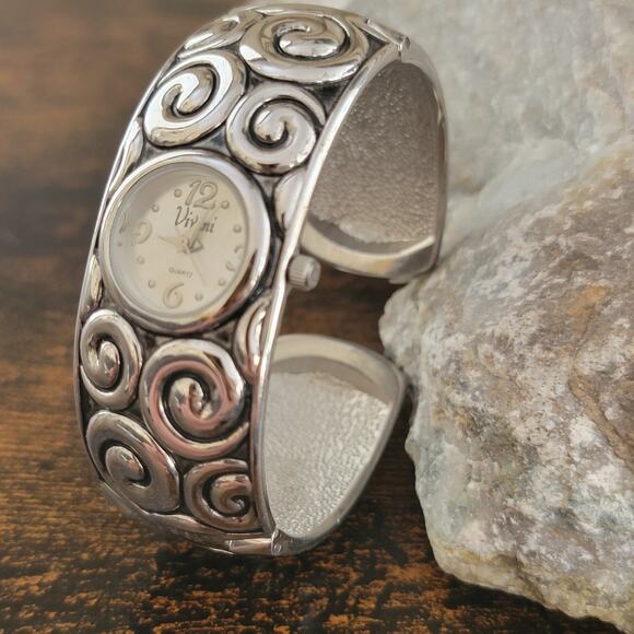 Vintage Watches Vivani Silver Swirl Cuff Bracelet Watch Round Dial Quartz - Picture 1 of 10
